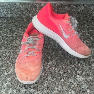NIKE Training Flex TR 7 898480-600 Womens Size 6.5 Hot pink orange
